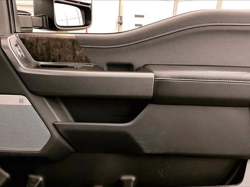 Used 2025 Ford F350 Lariat w/ Chrome Package image 23