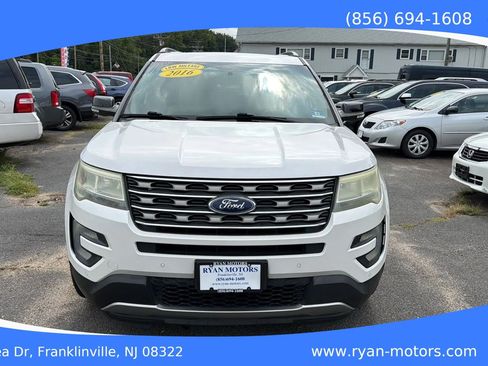 Used 2016 Ford Explorer XLT w/ Equipment Group 202A AWD/4WD image 2