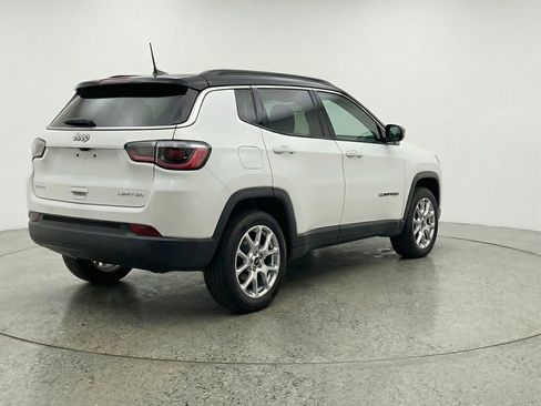 Used 2025 Jeep Compass Limited AWD/4WD image 9