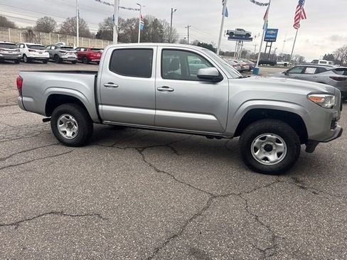 Used 2023 Toyota Tacoma SR image 4