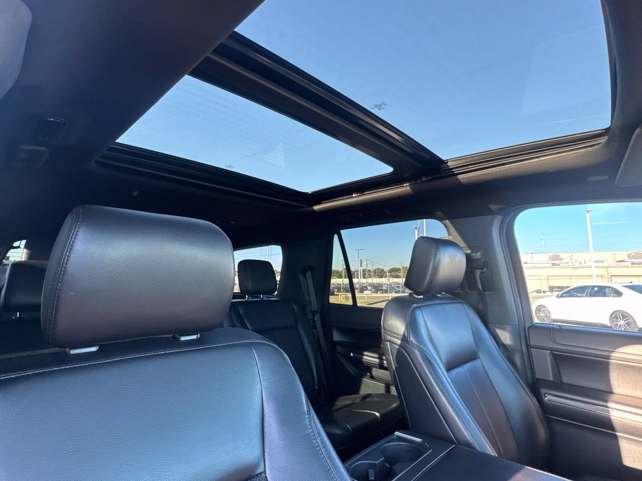 Used 2019 Ford Expedition XLT w/ Equipment Group 202A RWD image 38