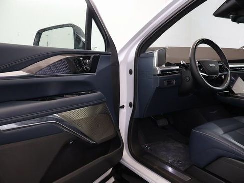 New 2026 Cadillac Escalade IQL Luxury image 6
