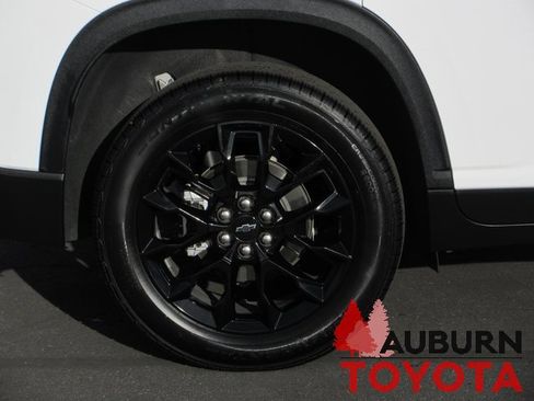 Used 2025 Chevrolet Traverse LT w/ Midnight/Sport Edition image 4