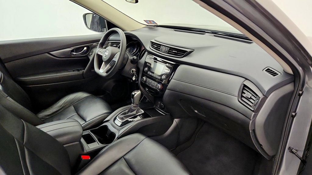 Used 2017 Nissan Rogue S FWD image 23