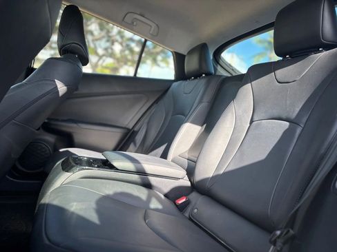 Used 2018 Toyota Prius Prime Plus FWD image 11