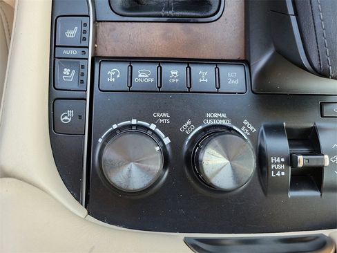 Used 2017 Lexus LX 570 4WD image 19