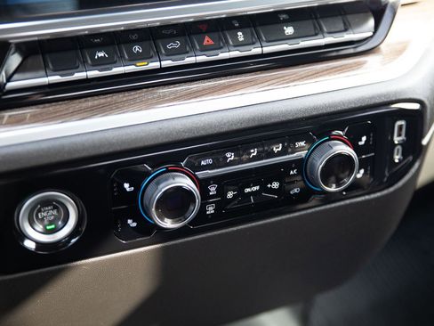 Used 2022 Chevrolet Silverado 1500 RST image 14