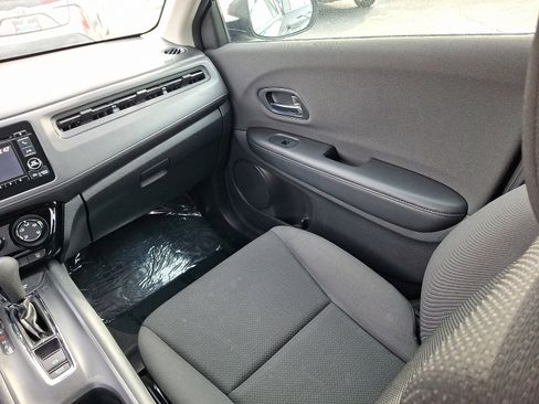 Used 2019 Honda HR-V LX image 12