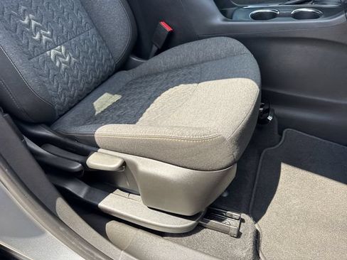 Used 2023 Chevrolet Equinox LT FWD image 23