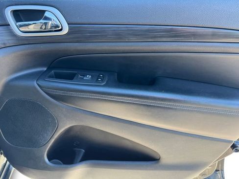 Certified 2021 Jeep Grand Cherokee Laredo image 19