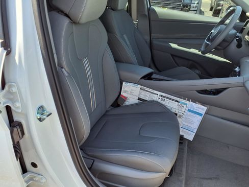 New 2026 Hyundai Elantra SEL Sport FWD image 7