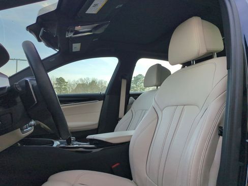 Used 2019 BMW 530e w/ Convenience Package image 16