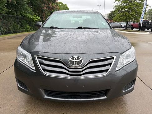 Used 2010 Toyota Camry LE FWD image 8