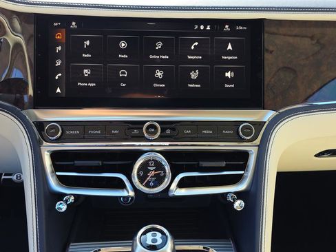 New 2025 Bentley Flying Spur Plug-In Hybrid image 27