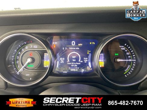 Used 2023 Jeep Wrangler Unlimited Rubicon 4xe w/ Cold Weather Group AWD/4WD image 17