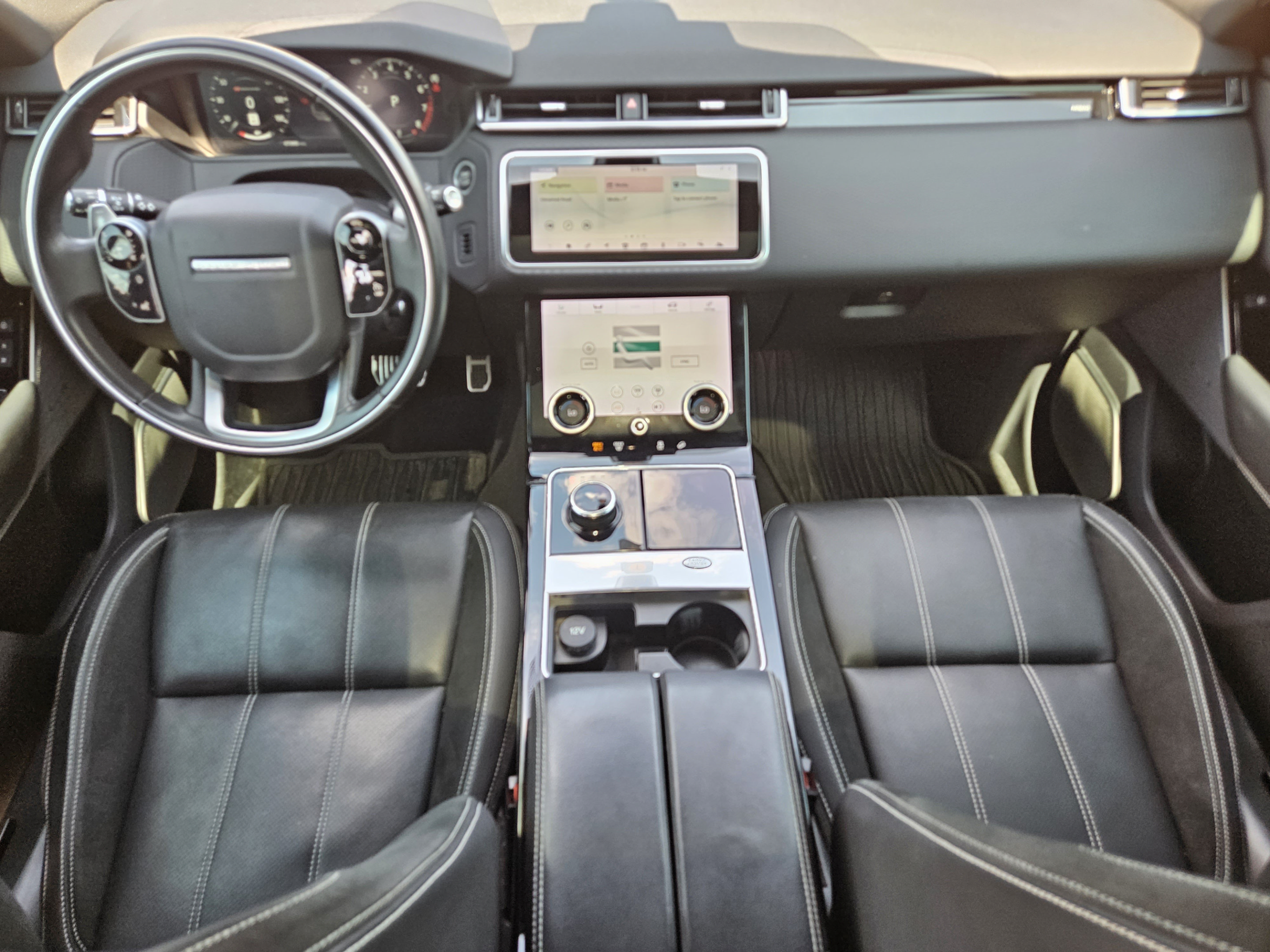 Used 2018 Land Rover Range Rover Velar R-Dynamic SE AWD/4WD image 15
