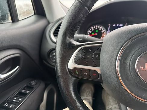 Used 2020 Jeep Renegade Latitude w/ Cold Weather Group image 31