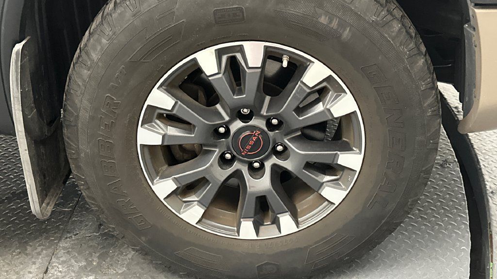 Used 2023 Nissan Titan PRO-4X w/ Pro-4x Convenience Package AWD/4WD image 13