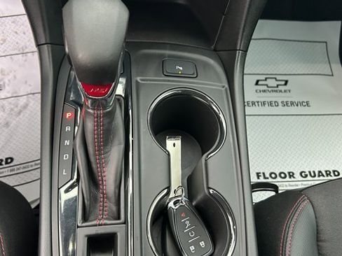 Certified 2022 Chevrolet Equinox RS w/ LPO, Floor Liner Package image 33