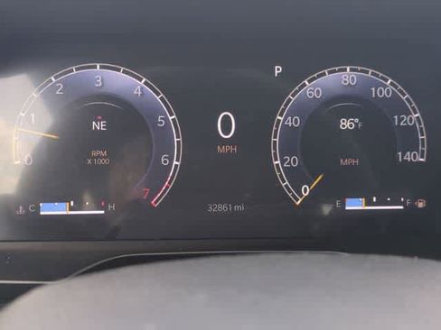 Used 2024 Jeep Grand Cherokee L Laredo image 32