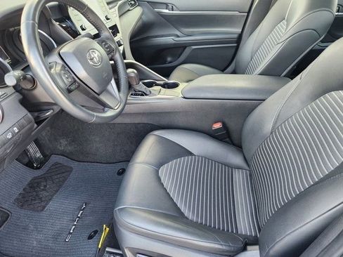 Used 2024 Toyota Camry SE image 4