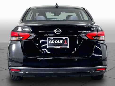 Used 2021 Nissan Versa SV FWD image 5