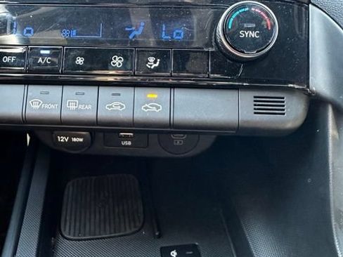 Certified 2025 Hyundai Elantra Sport FWD image 30