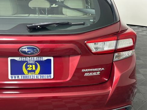 Used 2017 Subaru Impreza 2.0i Premium AWD/4WD image 11