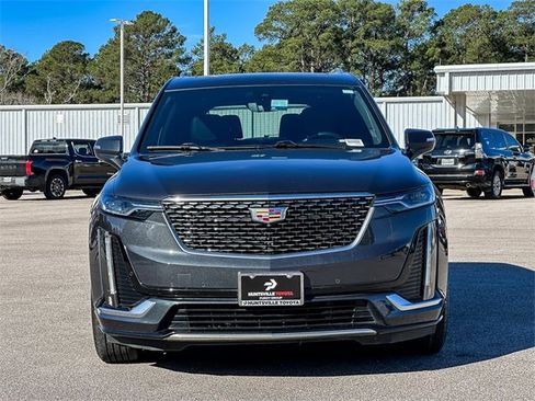 Used 2023 Cadillac XT6 Premium Luxury w/ Technology Package image 3