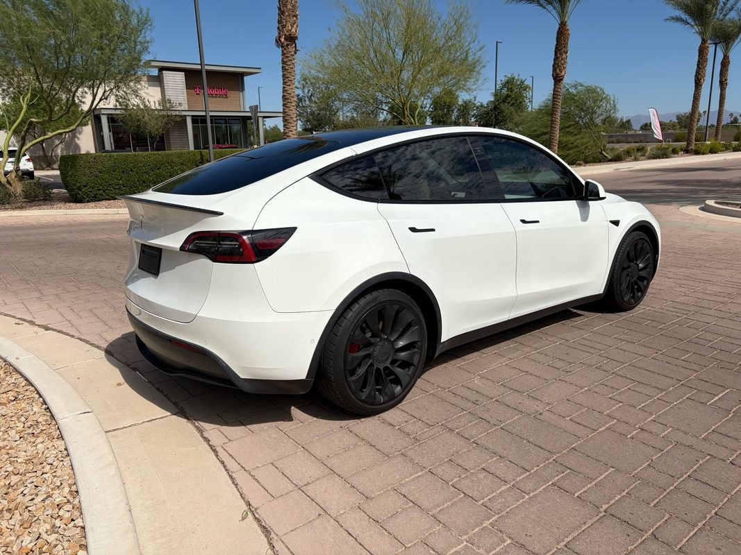 Used 2022 Tesla Model Y Performance AWD/4WD image 3