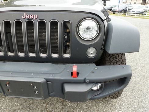 Used 2017 Jeep Wrangler Unlimited Rubicon AWD/4WD image 3