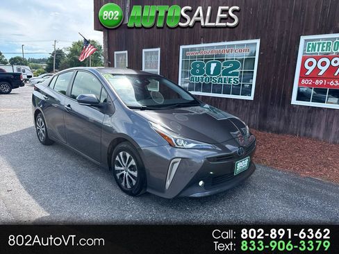 Used 2021 Toyota Prius LE AWD/4WD image 1