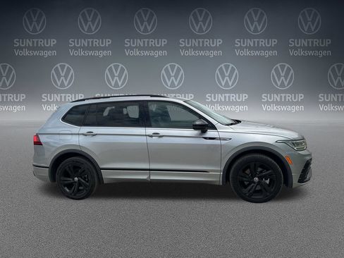 Used 2023 Volkswagen Tiguan SE R-Line FWD image 38