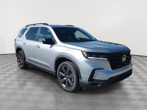 Used 2024 Honda Pilot Sport image 4