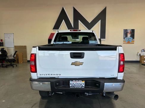 Used 2009 Chevrolet Silverado 2500 W/T AWD/4WD image 5