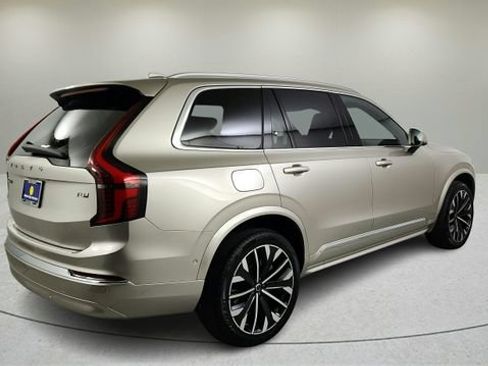 New 2026 Volvo XC90 T8 Plus w/ Protection Package Premier AWD/4WD image 4