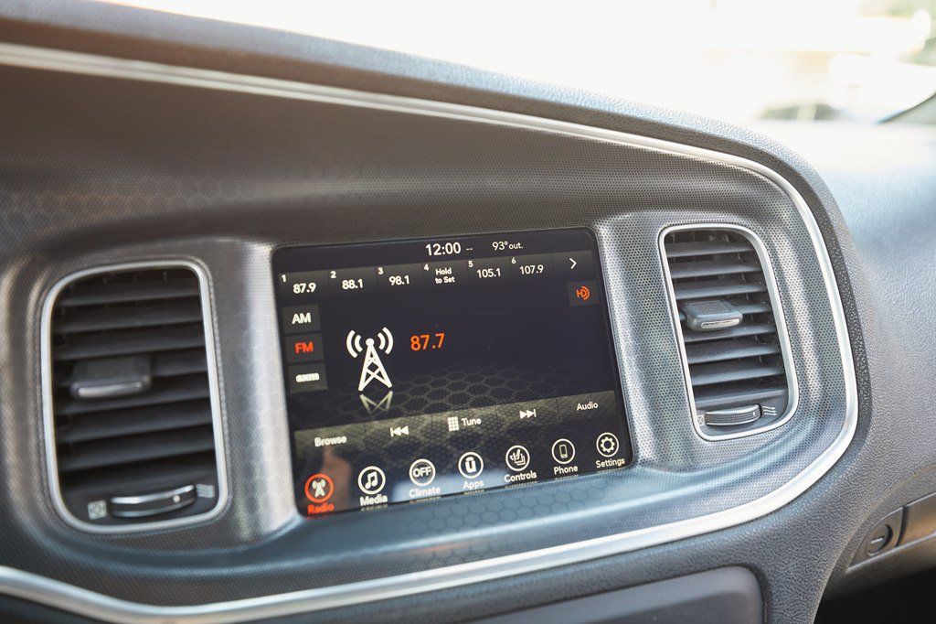 Used 2017 Dodge Charger SXT RWD image 19