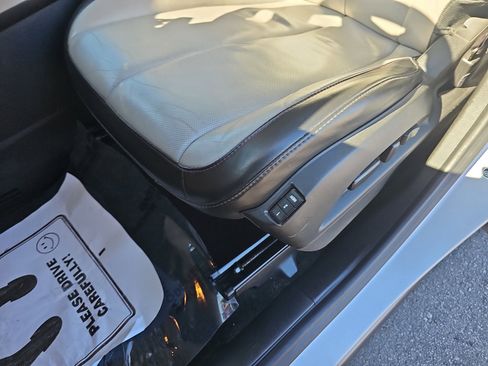 Used 2017 Chevrolet Equinox Premier FWD image 24