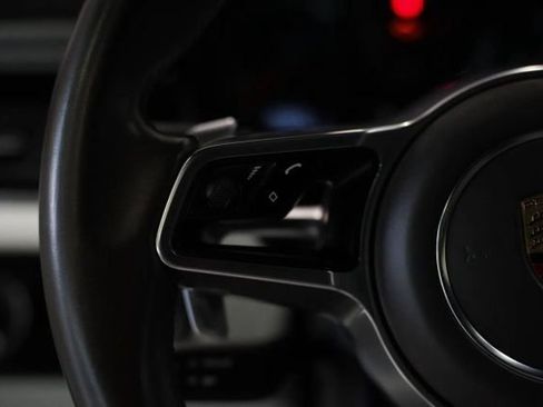 Used 2018 Porsche Macan Turbo AWD/4WD image 17