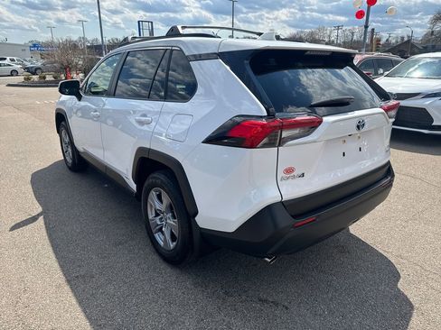 Used 2024 Toyota RAV4 LE AWD/4WD image 5