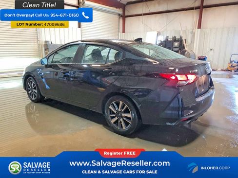 Used 2025 Nissan Versa SV image 3