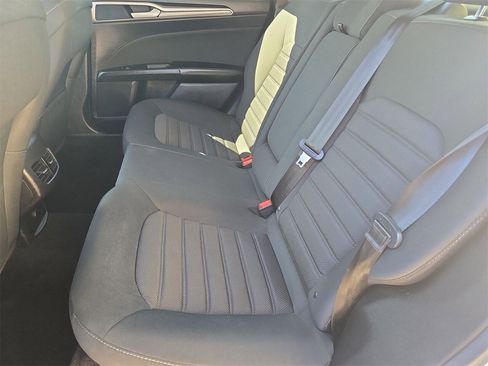 Used 2020 Ford Fusion SE image 17