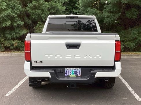 Certified 2024 Toyota Tacoma TRD Sport w/ TRD Sport Premium Package AWD/4WD image 22