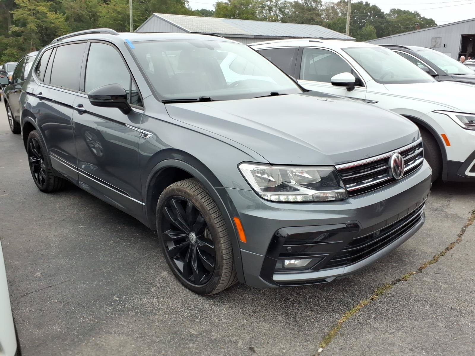 Used 2021 Volkswagen Tiguan SE R-Line AWD/4WD image 4