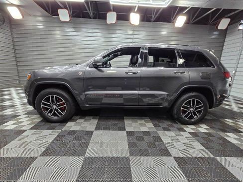 Used 2018 Jeep Grand Cherokee Trailhawk AWD/4WD image 9