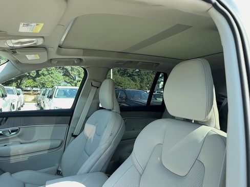 Used 2026 Volvo XC90 B6 Ultra image 14