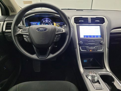 Used 2020 Ford Fusion SE image 22
