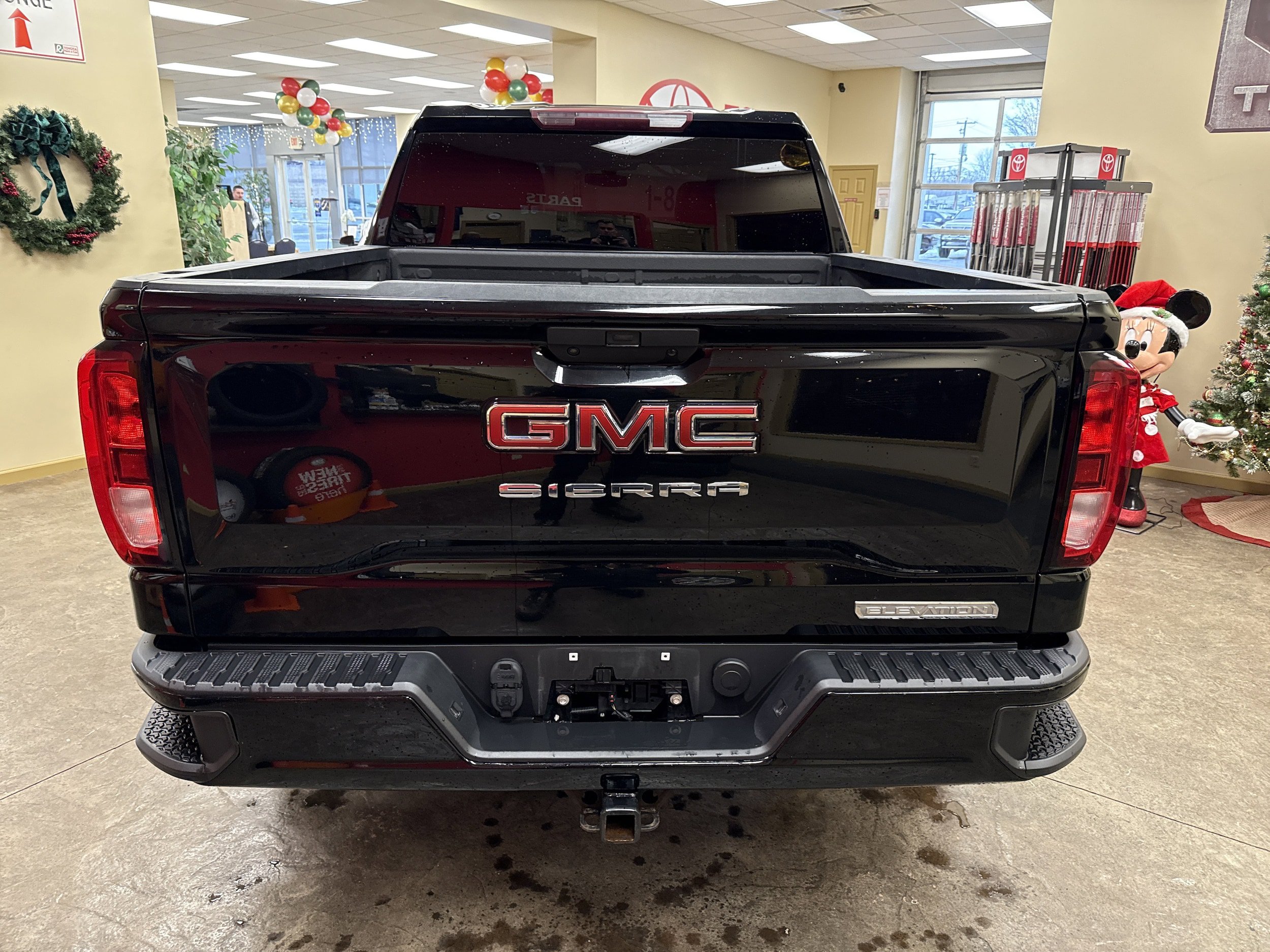 Used 2020 GMC Sierra 1500 Elevation w/ Elevation Value Package AWD/4WD image 12