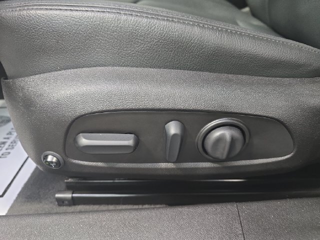 Used 2018 Chevrolet Malibu LT FWD image 27