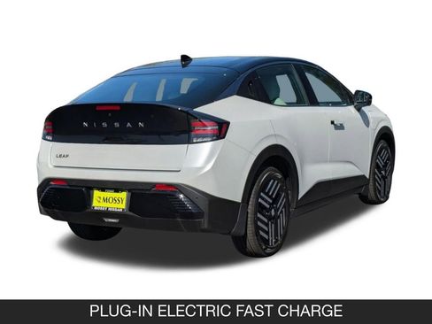 New 2026 Nissan Leaf SV+ w/ Floor Mat Package (SV+) FWD image 8